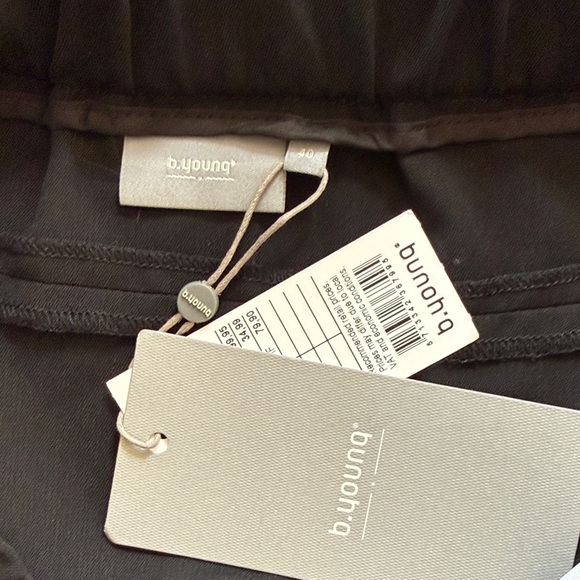 Black Drawstring Mini Skirt with Rounded Hem - Picture 2 of 4